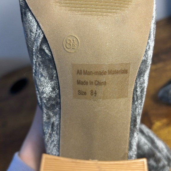 Gray Velvet Like Pointed Bootie with Heel NWOT - Picture 7 of 8